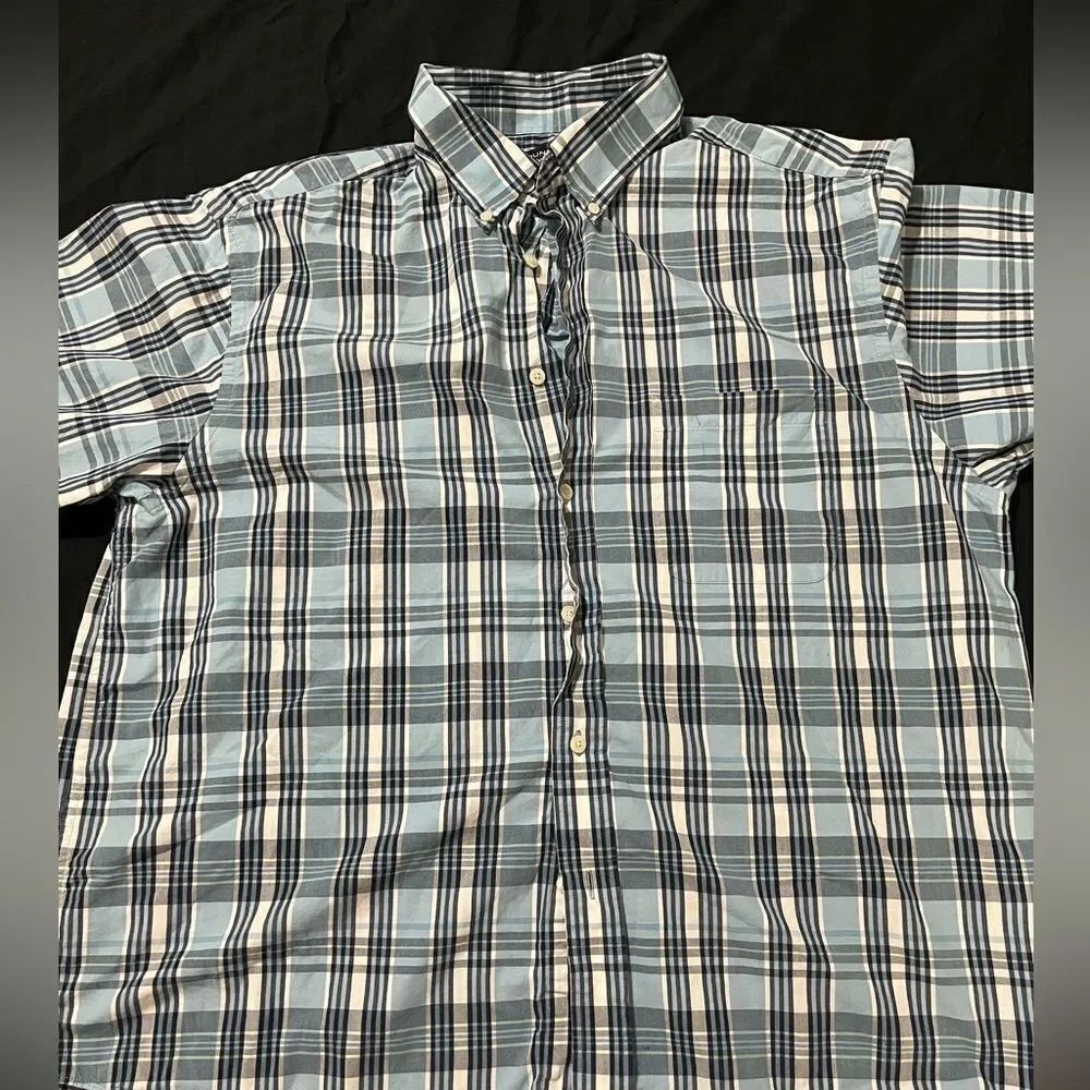 Roundtree & Yorke Button Down Shirt